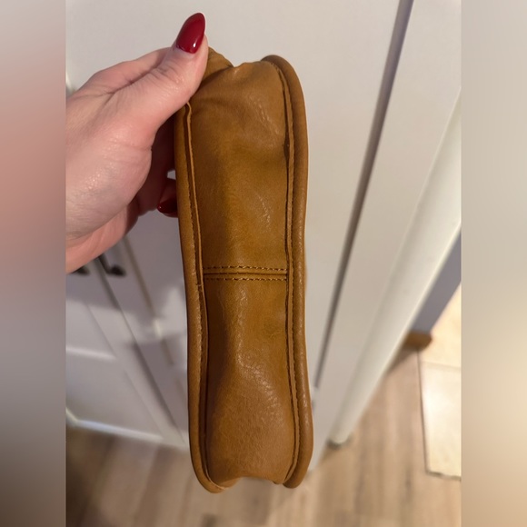 AHDORNED Medium Faux Crossbody Bag - Picture 9 of 11